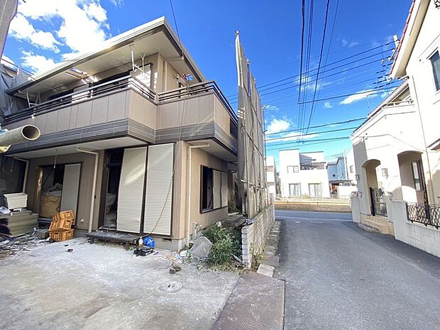 前面道路含む外観