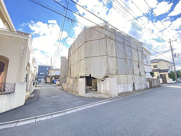 前面道路含む外観