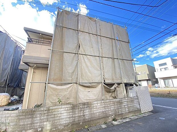 前面道路含む外観