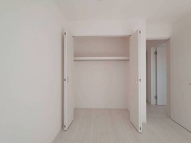 ご家族の思い出も大切にしまっておけるたっぷり収納。 