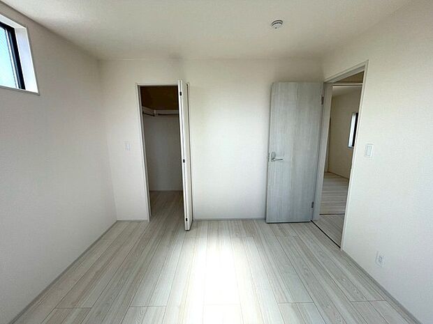 今からここを誰のお部屋にしようか、そんなお部屋。