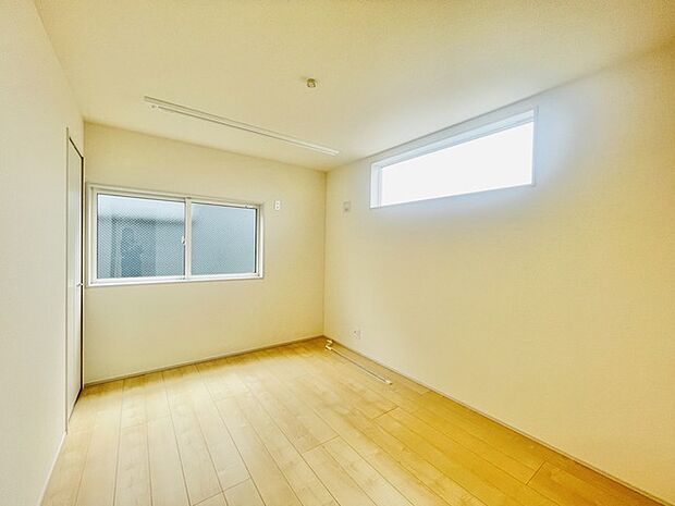 洋室は子供部屋にもちょうどいいサイズ感。