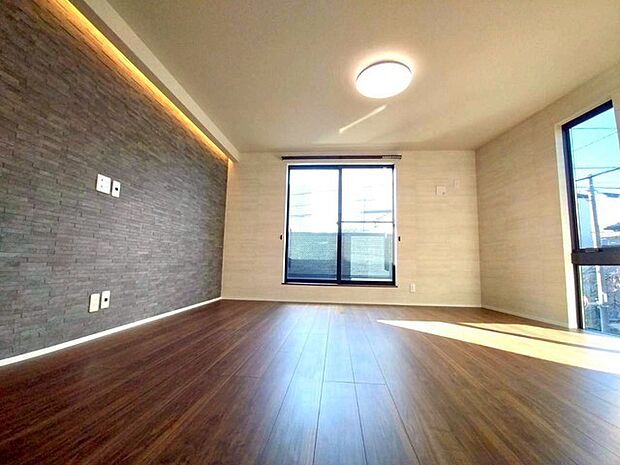 解放感あふれる2階リビングは、自然に光と風に恵まれます。