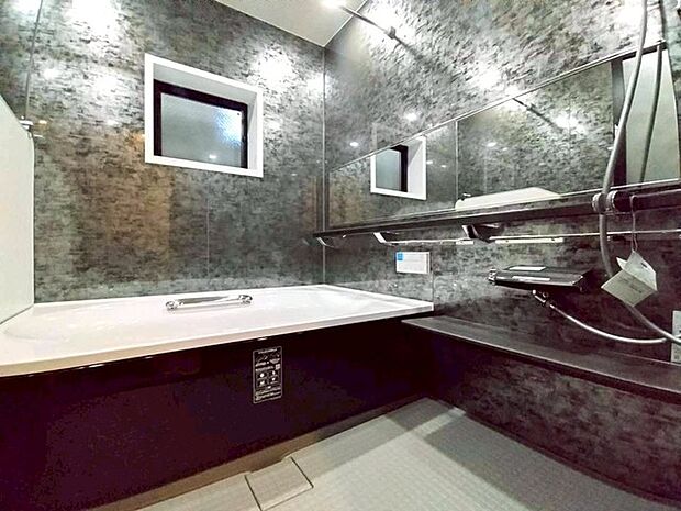 浴室暖房付で冬のシャワーも快適です!