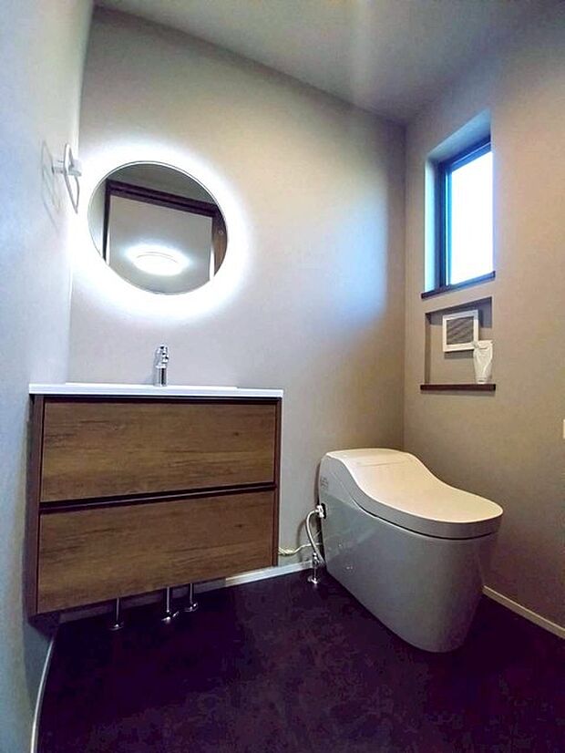 清潔好きには欠かせないウォシュレット機能付き。 