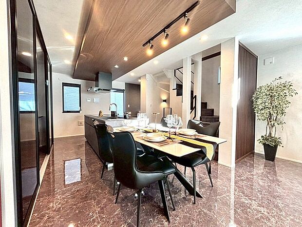 お家の中心となる大きな空間がご家族のコミュニケーションスペースになる筈です。