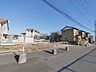 外観：前面道路含む現地写真 