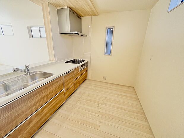 料理をしながらでもご家族との会話を楽しめる対面キッチン。