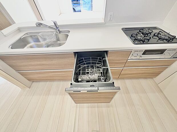 お子様と並んで料理をしても余裕のゆとりのキッチン