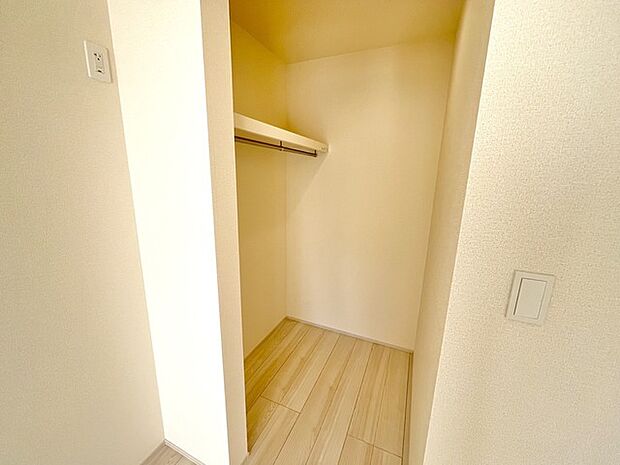 ウォークインクロゼットのある住まいで収納上手な生活。