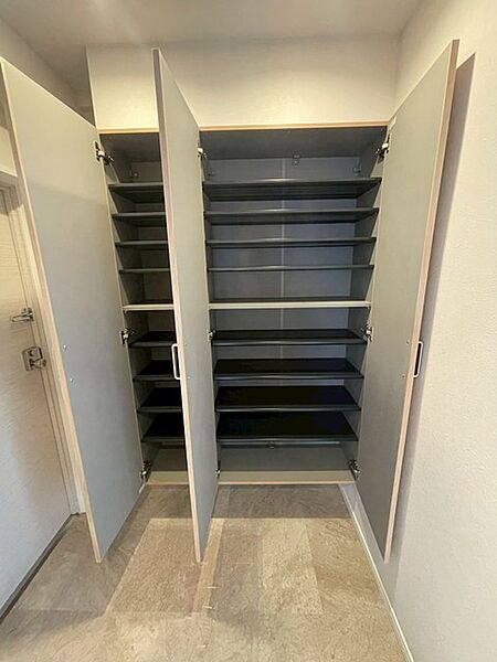 部屋ごとに設けた収納は、住みやすさへのこだわり。