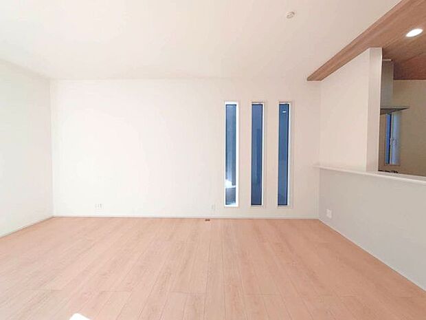 ご家族みんながゆったりくつろげる広々リビング。