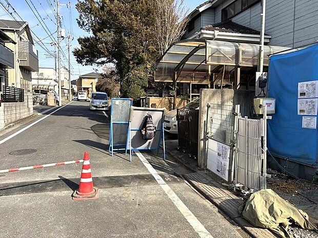 前面道路含む外観