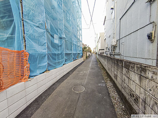 物件の南側は通路になっており、抜け感があるのでおススメです。