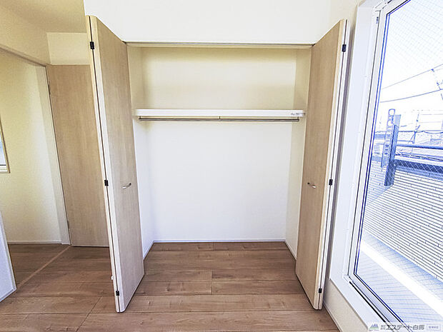 季節ごとの大物もしまえるたっぷりの収納スペース。