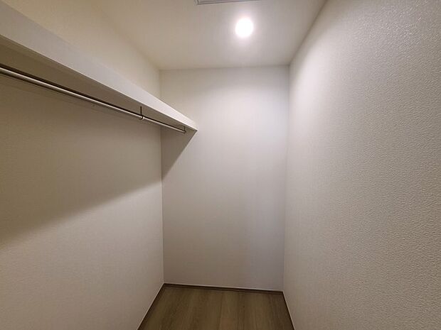 ウォークインクロゼットのある住まいで収納上手な生活。 