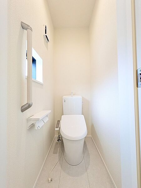 清潔好きには欠かせないウォシュレット機能付き。