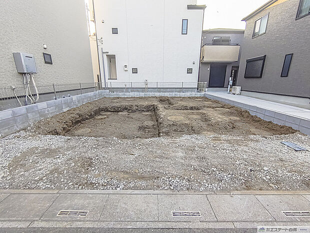 現地外観工事中