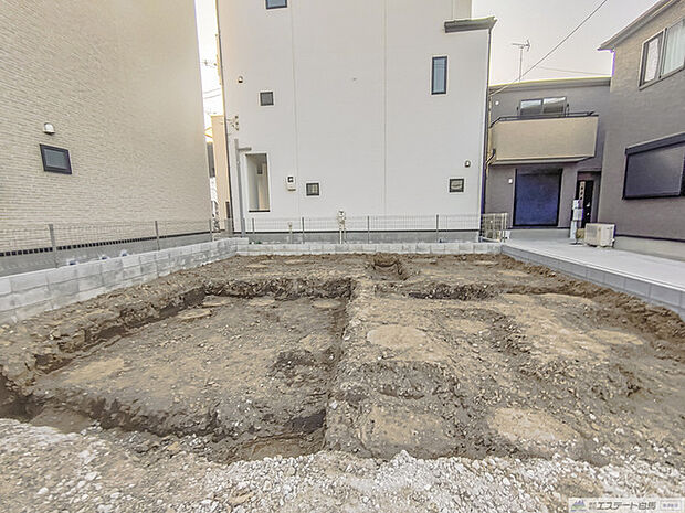 現地外観工事中