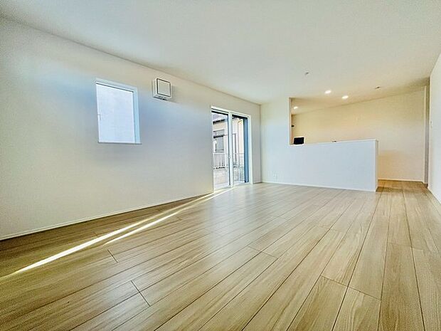 穏やかな光が心地よい、広々とした空間。