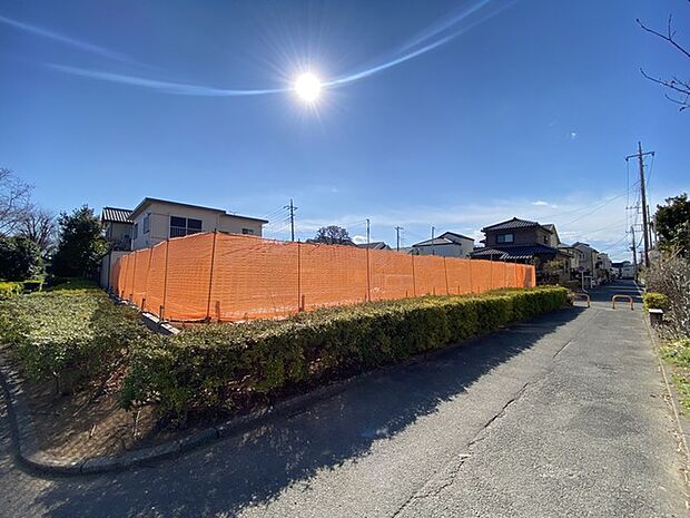 前面道路含む外観