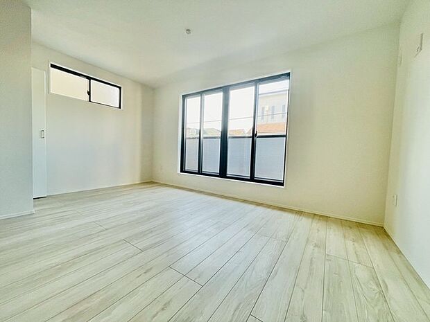 解放感あふれる2階リビングは、自然に光と風に恵まれます。