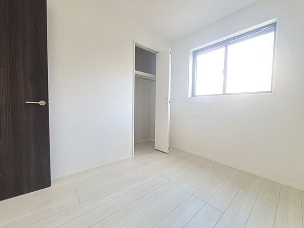 各居室には収納がついています。 