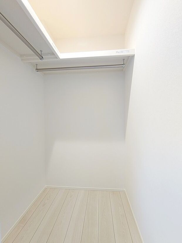 ウォークインクローゼット 