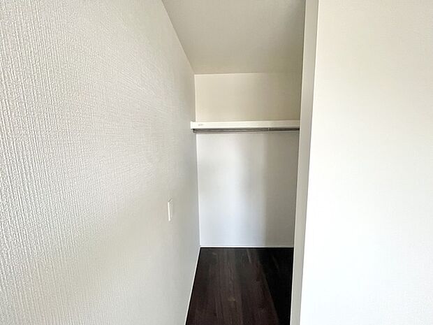 ウォークインクロゼットのある住まいで収納上手な生活。