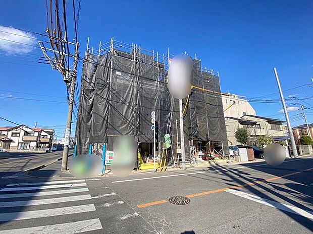 前面道路含む外観