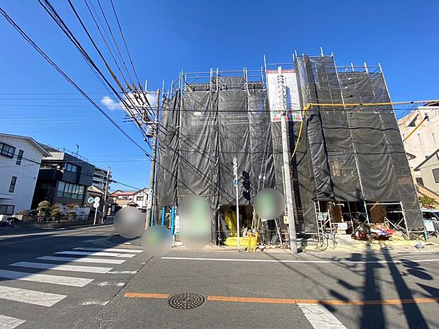 前面道路含む外観