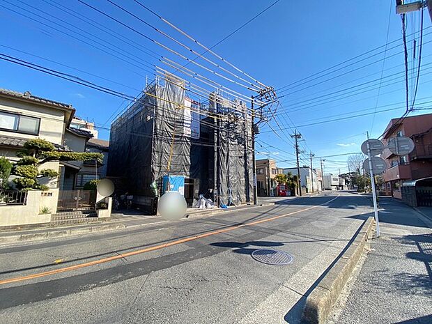 前面道路含む外観