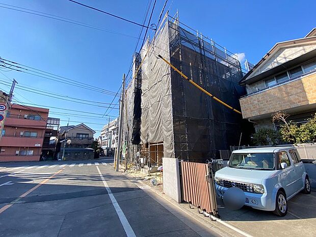 前面道路含む外観