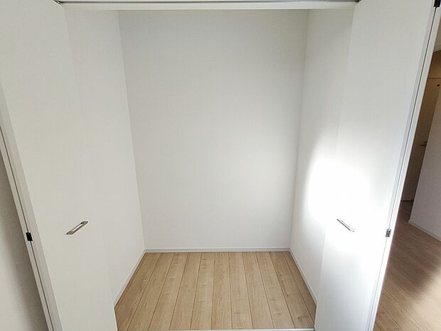 部屋ごとに設けた収納は、住みやすさへのこだわり。