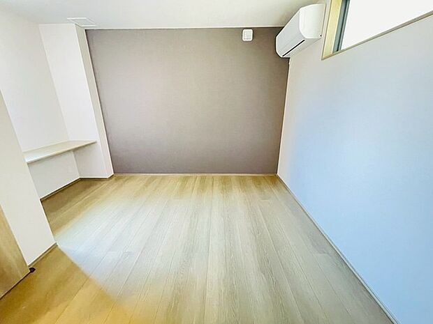洋室は子供部屋にもちょうどいいサイズ感。