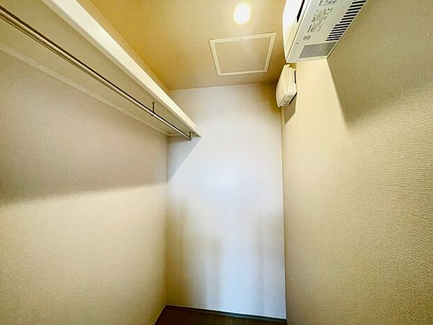 季節ごとの大物もしまえるたっぷりの収納スペース。