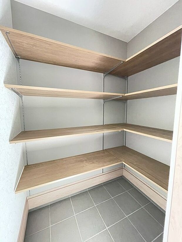 大容量のウォークインシューズクローゼットが嬉しい。