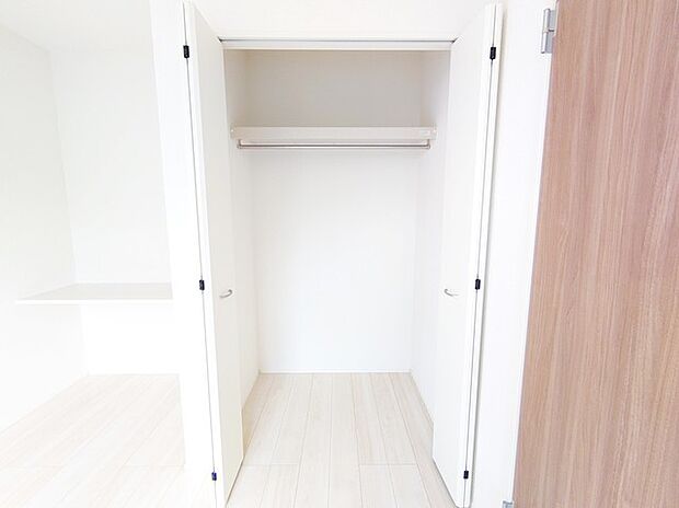 部屋ごとに設けた収納は、住みやすさへのこだわり。