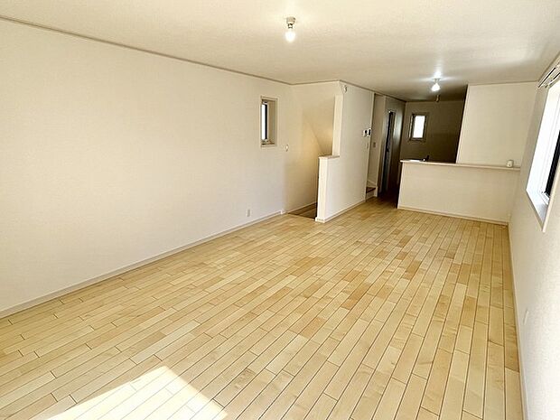 木の温もりと明るい空間が、心地よい暮らしを彩ります。