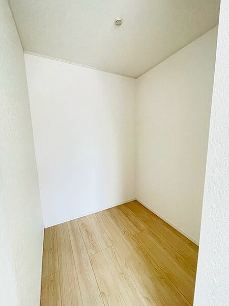季節ごとの大物もしまえるたっぷりの収納スペース。