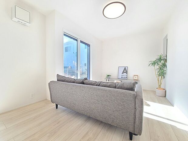 ご家族みんながゆったりくつろげる広々リビング。