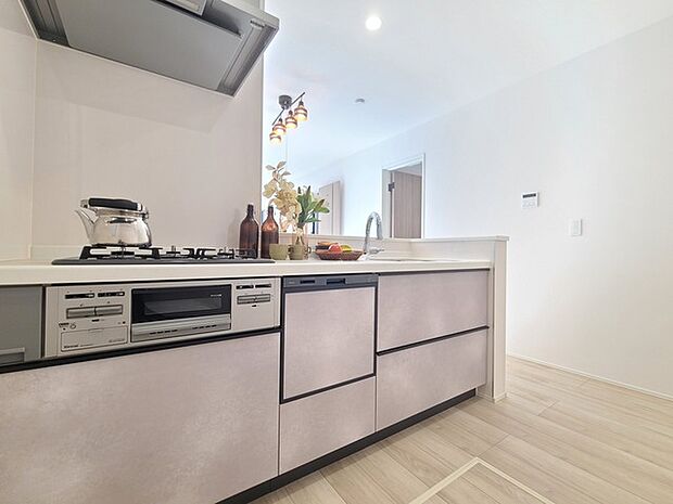 お子様と並んで料理をしても余裕のゆとりのキッチン