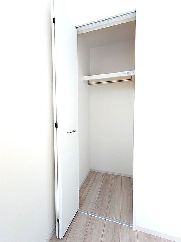 部屋ごとに設けた収納は、住みやすさへのこだわり。