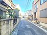 外観：前面道路含む現地写真 