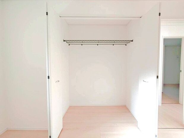 ご家族の思い出も大切にしまっておけるたっぷり収納。