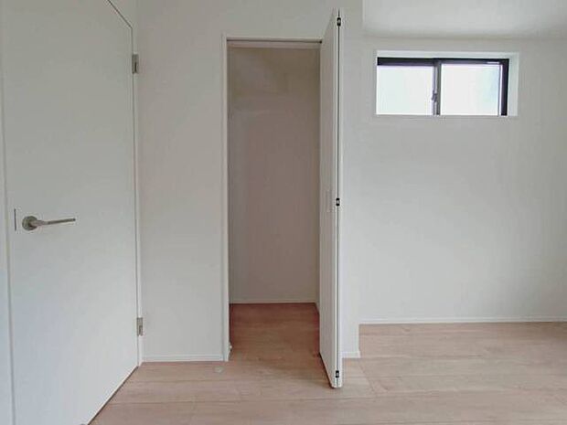 無駄を削ぎ落としたシンプルな空間が、住まう人の感性を刺激する穏やかな余白を生み出します。