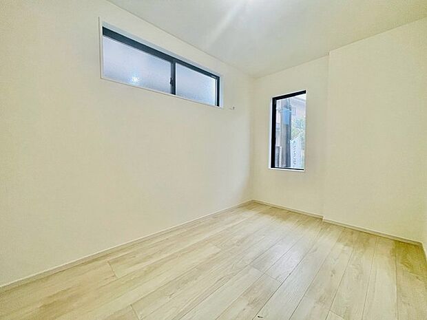洋室は子供部屋にもちょうどいいサイズ感。