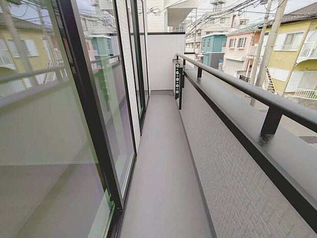 洗濯物を沢山干せるバルコニー