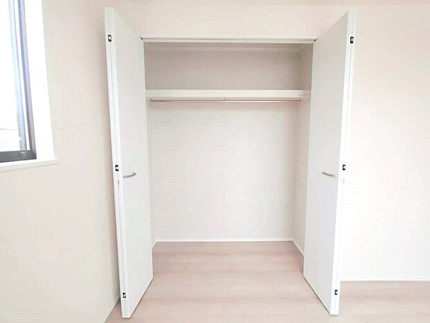 大きめの収納スペースで住空間もスッキリ広々。 