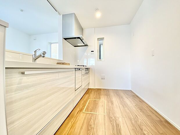 お子様と並んで料理をしても余裕のゆとりのキッチン